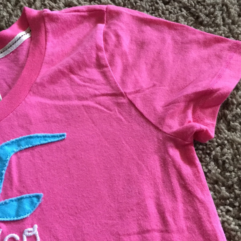 Hollister S/S pink t-shirt with blue bird & Hco across front Sz Medium - Picture 5 of 6
